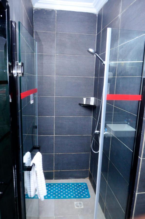 Ivy Hotel Emerald Ikeja Bagian luar foto