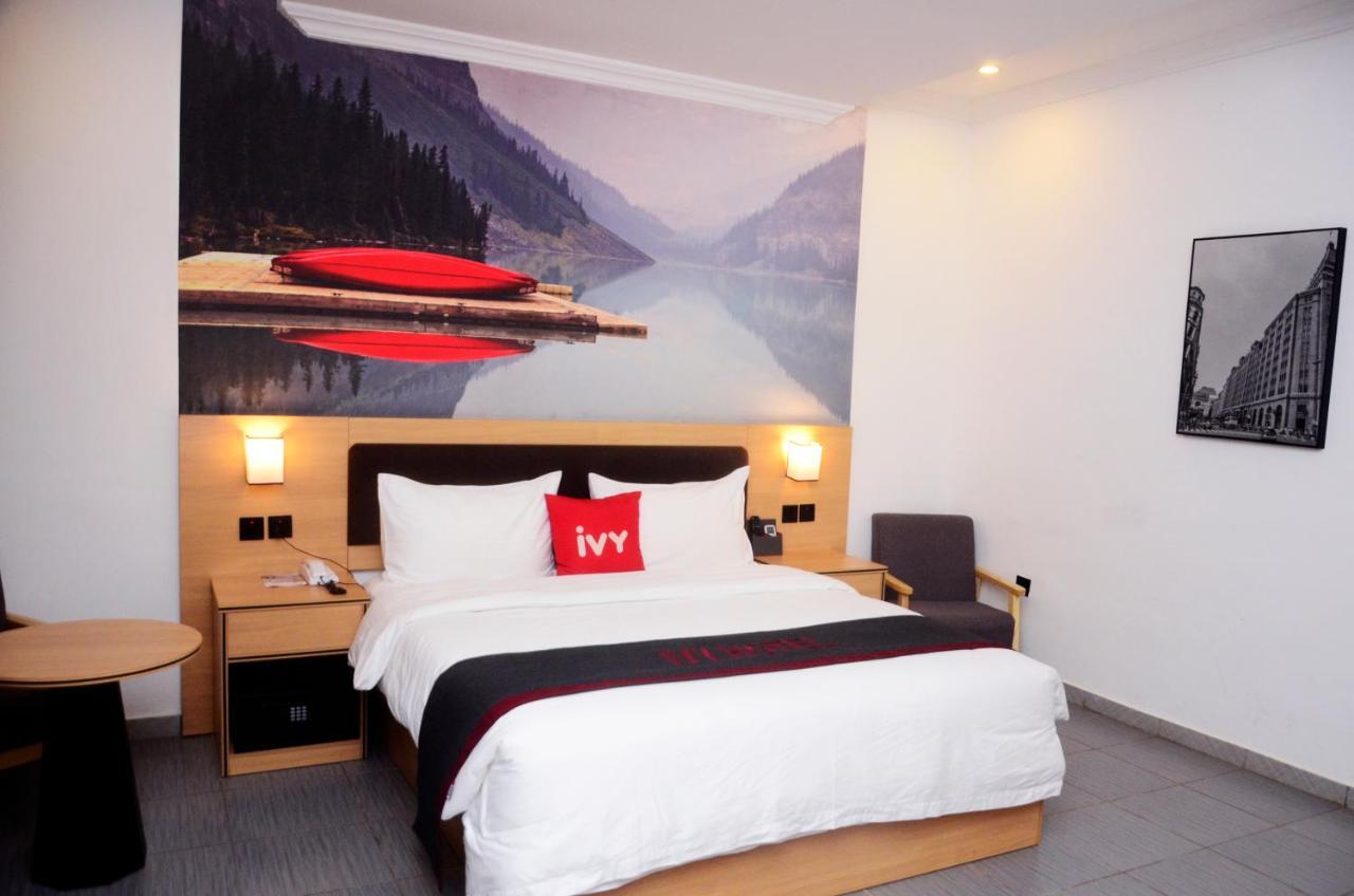 Ivy Hotel Emerald Ikeja Bagian luar foto