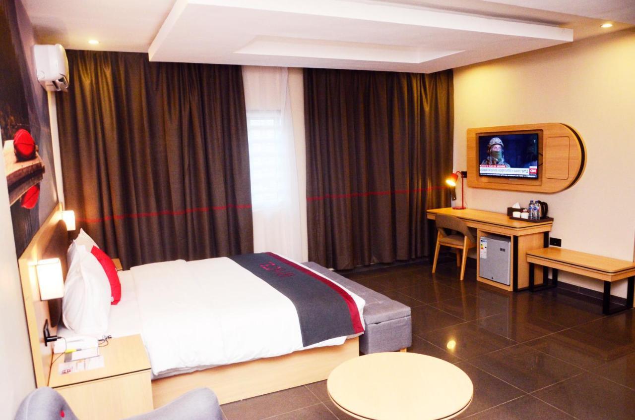 Ivy Hotel Emerald Ikeja Bagian luar foto