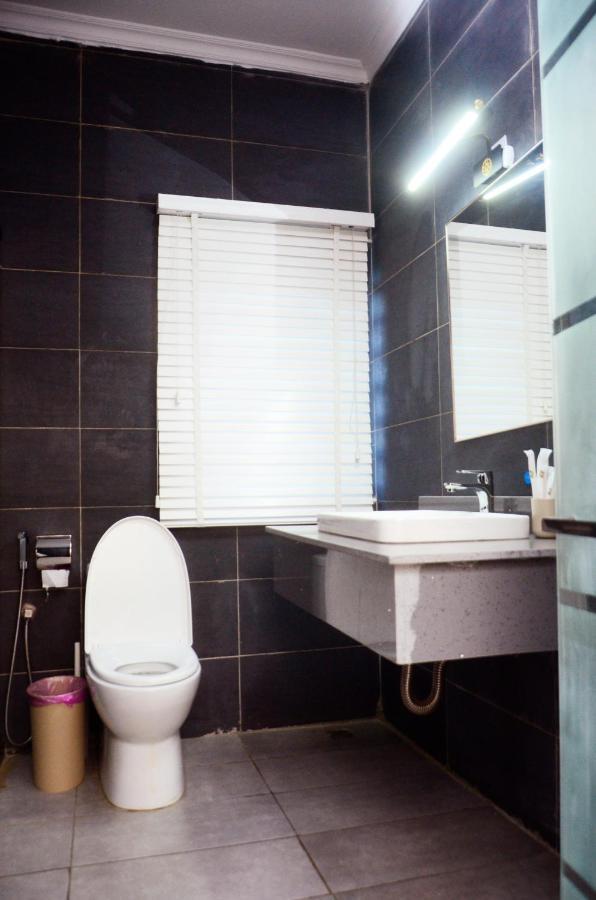Ivy Hotel Emerald Ikeja Bagian luar foto