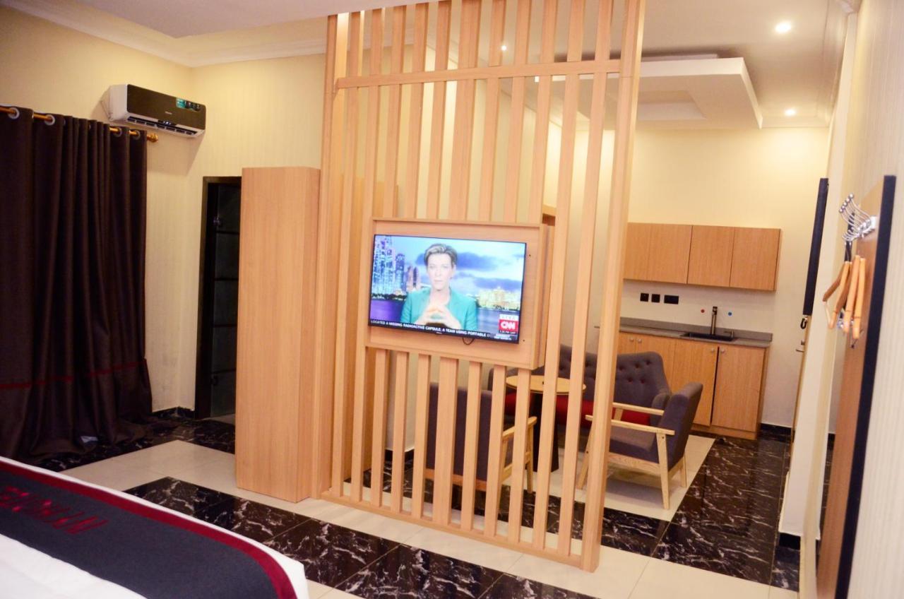 Ivy Hotel Emerald Ikeja Bagian luar foto
