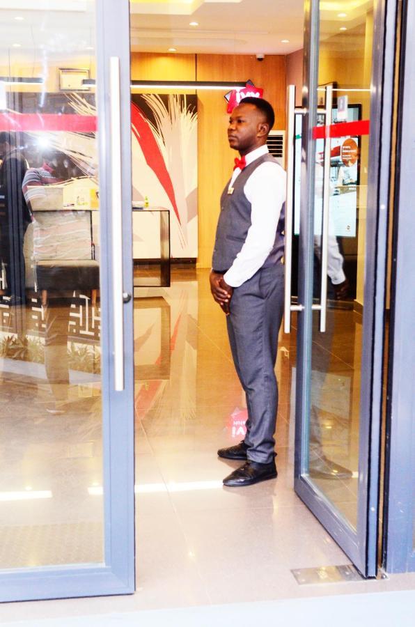 Ivy Hotel Emerald Ikeja Bagian luar foto