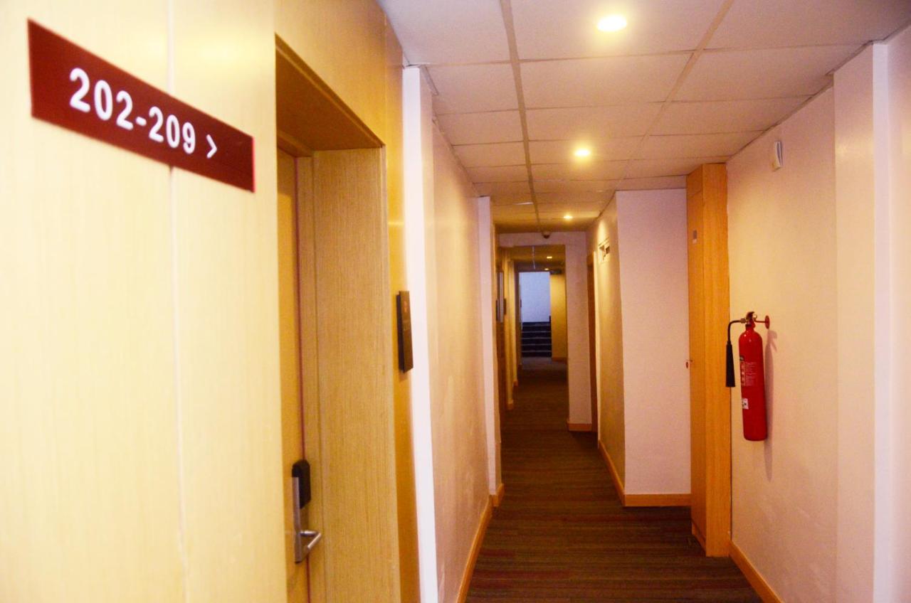 Ivy Hotel Emerald Ikeja Bagian luar foto