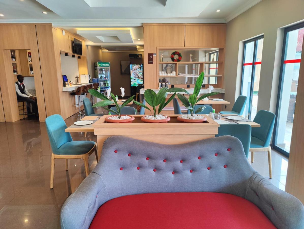 Ivy Hotel Emerald Ikeja Bagian luar foto