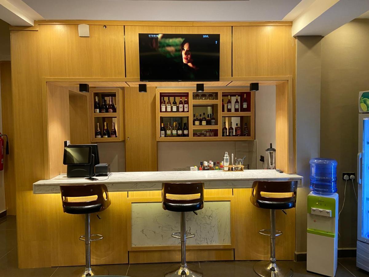 Ivy Hotel Emerald Ikeja Bagian luar foto